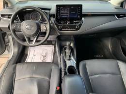 TOYOTA - COROLLA - 2021/2022 - Prata - R$ 126.800,00