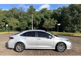 TOYOTA - COROLLA - 2021/2022 - Prata - R$ 126.800,00
