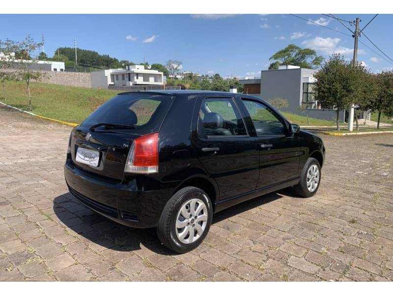 FIAT - PALIO - 2008/2009 - Preta - R$ 25.800,00