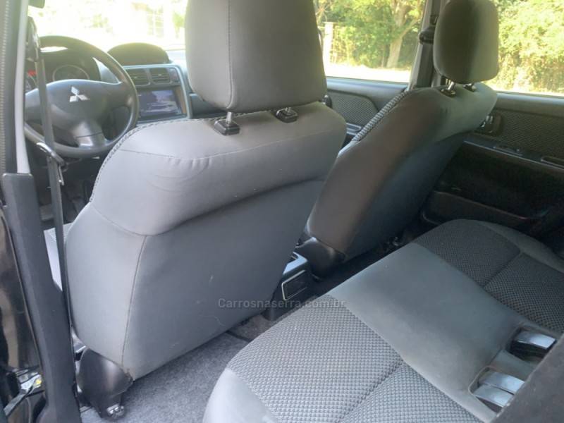 MITSUBISHI - PAJERO TR4 - 2010/2010 - Preta - R$ 61.800,00