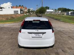 FORD - FIESTA - 2011/2012 - Branca - R$ 28.800,00