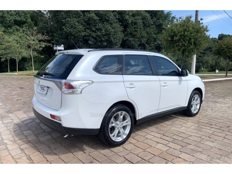 MITSUBISHI - OUTLANDER - 2014/2015 - Branca - R$ 75.800,00
