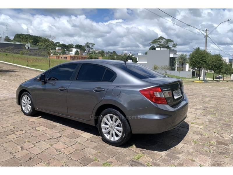 HONDA - CIVIC - 2013/2014 - Cinza - R$ 73.800,00