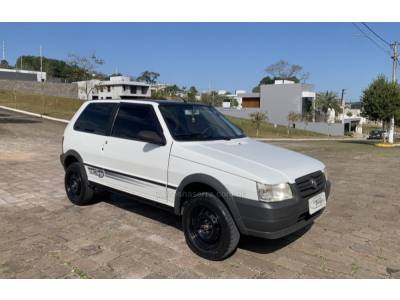 FIAT - UNO - 2010/2011 - Branca - R$ 30.800,00