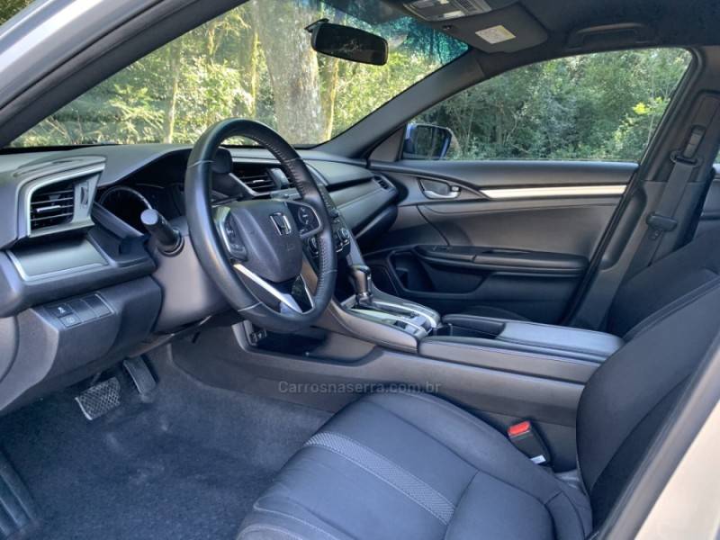 HONDA - CIVIC - 2019/2020 - Prata - R$ 115.800,00