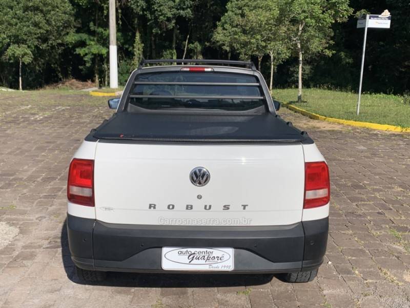 VOLKSWAGEN - SAVEIRO - 2023/2023 - Branca - R$ 71.800,00