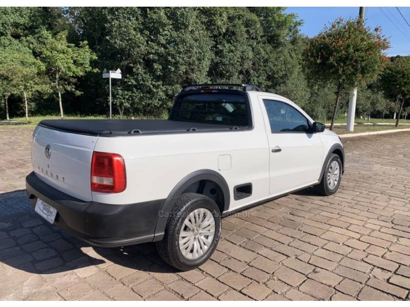 VOLKSWAGEN - SAVEIRO - 2023/2023 - Branca - R$ 71.800,00