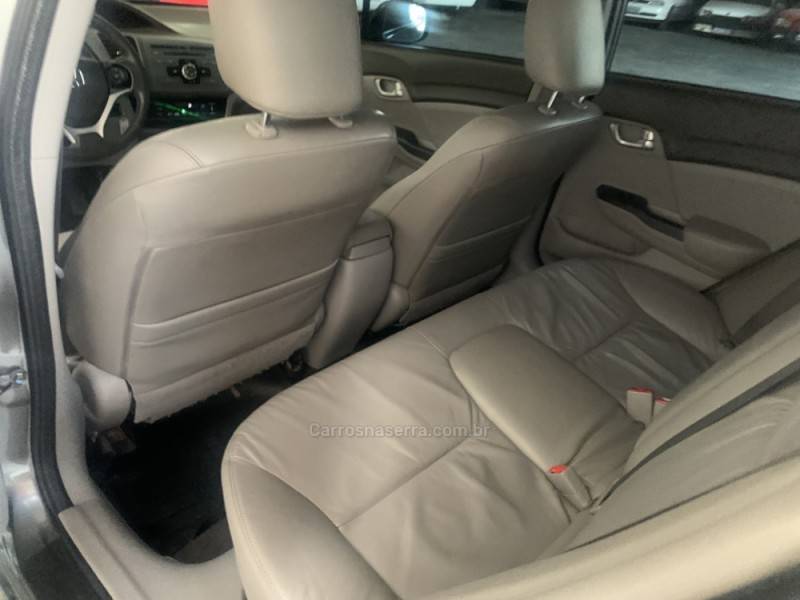HONDA - CIVIC - 2013/2014 - Cinza - R$ 73.800,00