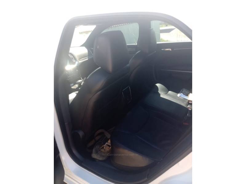 CHRYSLER - 300 C - 2011/2012 - Branca - R$ 129.800,00
