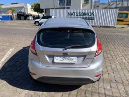 FORD - FIESTA - 2015/2016 - Prata - R$ 44.800,00