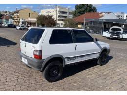 FIAT - UNO - 2010/2011 - Branca - R$ 32.800,00