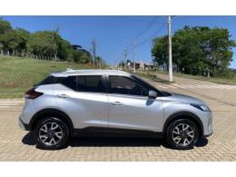 NISSAN - KICKS - 2023/2023 - Prata - R$ 102.800,00