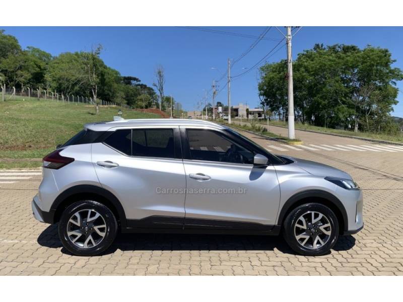 NISSAN - KICKS - 2023/2023 - Prata - R$ 102.800,00