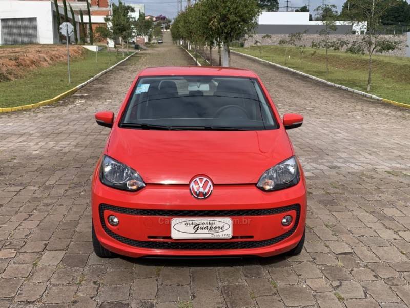 VOLKSWAGEN - UP - 2016/2017 - Vermelha - R$ 59.800,00