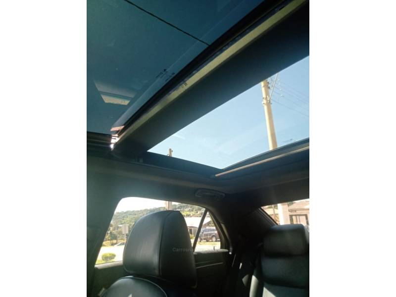 CHRYSLER - 300 C - 2011/2012 - Branca - R$ 129.800,00