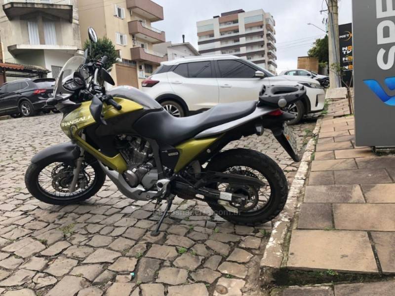 HONDA - XL 700V - 2012/2012 - Verde - R$ 32.800,00