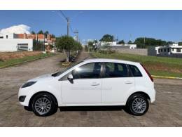 FORD - FIESTA - 2011/2012 - Branca - R$ 28.800,00