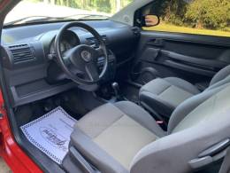 VOLKSWAGEN - FOX - 2008/2009 - Vermelha - R$ 24.800,00