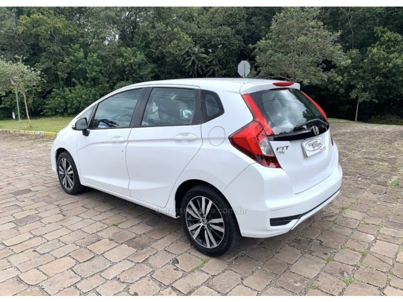HONDA - FIT - 2019/2020 - Branca - R$ 87.800,00