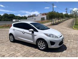 FORD - FIESTA - 2012/2013 - Branca - R$ 39.800,00