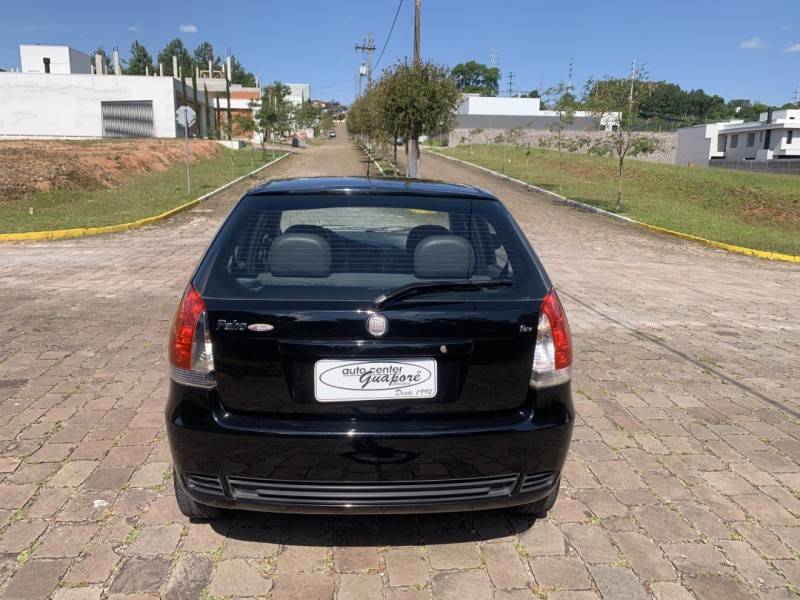 FIAT - PALIO - 2008/2009 - Preta - R$ 25.800,00