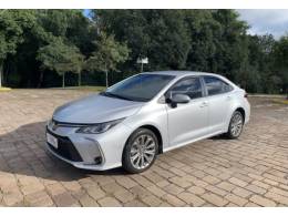 TOYOTA - COROLLA - 2021/2022 - Prata - R$ 126.800,00