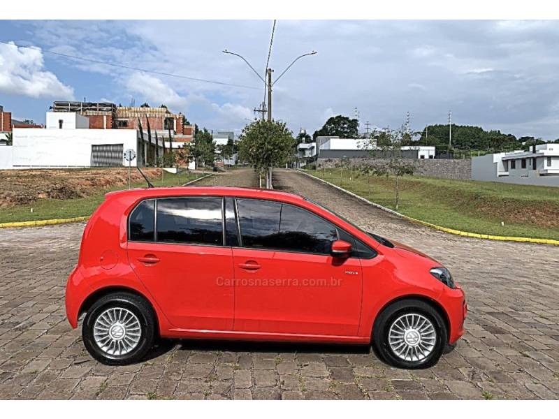 VOLKSWAGEN - UP - 2016/2017 - Vermelha - R$ 59.800,00