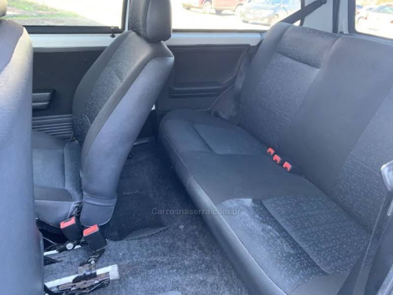 FIAT - UNO - 2010/2011 - Branca - R$ 32.800,00