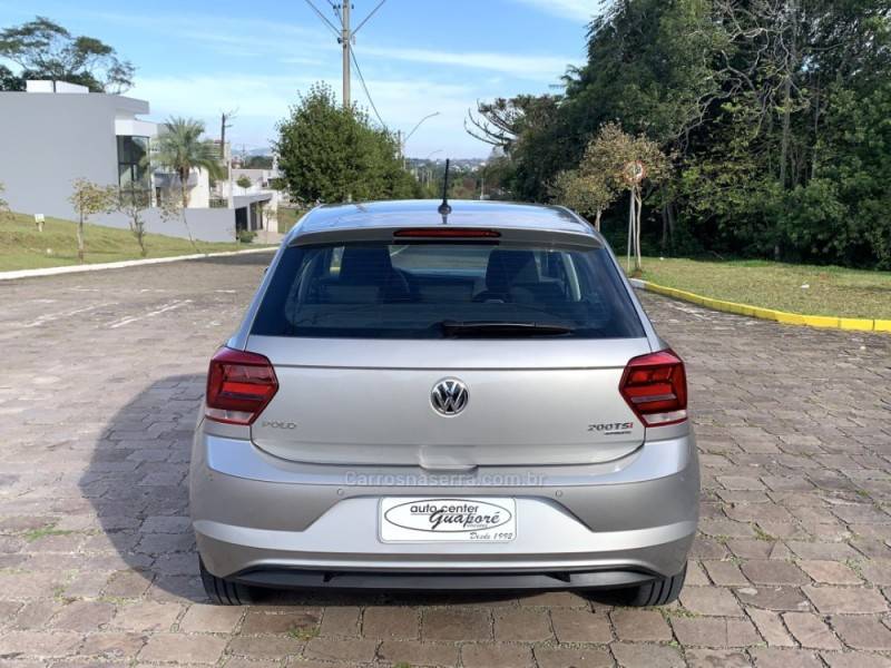 VOLKSWAGEN - POLO - 2018/2018 - Prata - R$ 73.800,00