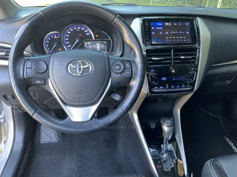 TOYOTA - YARIS - 2019/2020 - Cinza - R$ 87.800,00