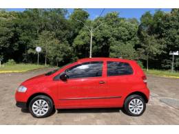 VOLKSWAGEN - FOX - 2008/2009 - Vermelha - R$ 24.800,00
