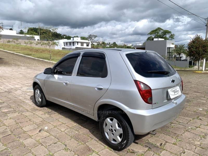 CHEVROLET - CELTA - 2013/2013 - Prata - R$ 37.800,00