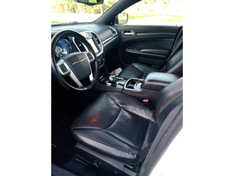 CHRYSLER - 300 C - 2011/2012 - Branca - R$ 129.800,00