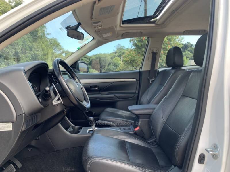 MITSUBISHI - OUTLANDER - 2014/2015 - Branca - R$ 75.800,00