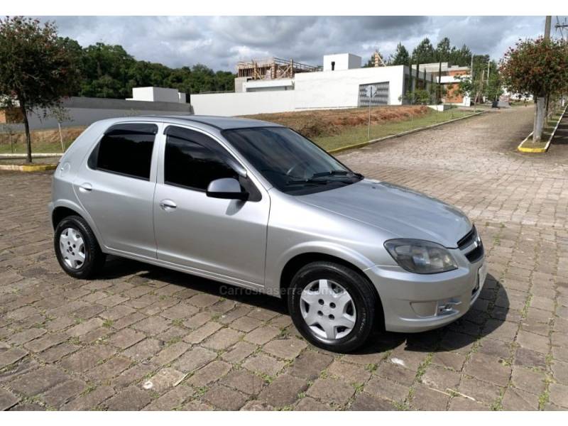 CHEVROLET - CELTA - 2013/2013 - Prata - R$ 37.800,00