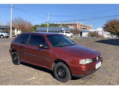 VOLKSWAGEN - GOL - 1997/1998 - Vermelha - R$ 15.500,00
