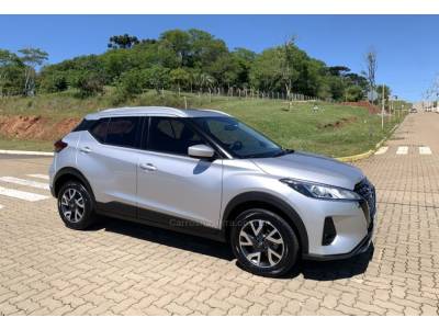 NISSAN - KICKS - 2023/2023 - Prata - R$ 101.800,00