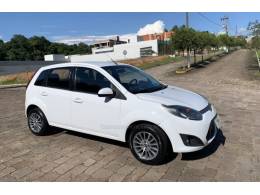 FORD - FIESTA - 2011/2012 - Branca - R$ 28.800,00