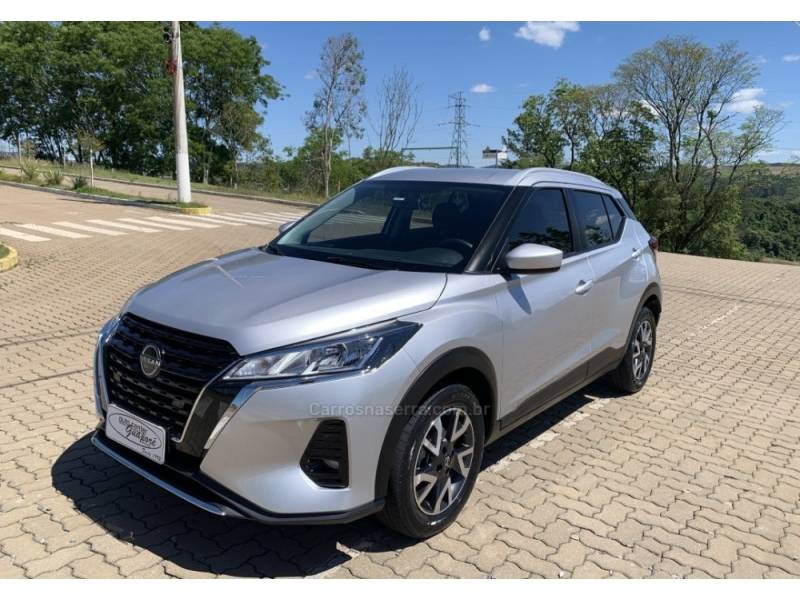 NISSAN - KICKS - 2023/2023 - Prata - R$ 102.800,00
