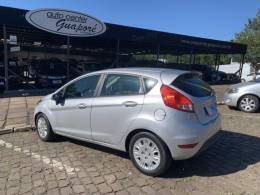 FORD - FIESTA - 2015/2016 - Prata - R$ 44.800,00