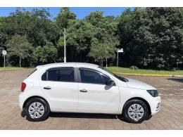 VOLKSWAGEN - GOL - 2021/2022 - Branca - R$ 52.800,00