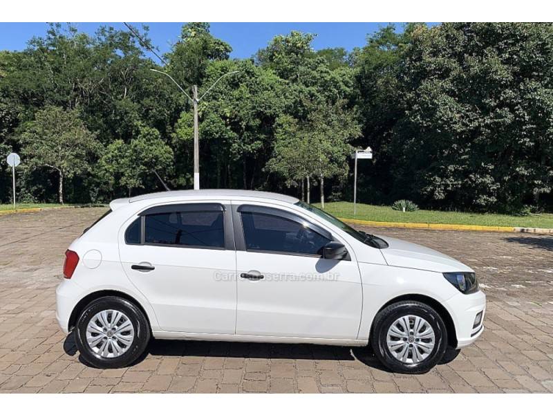 VOLKSWAGEN - GOL - 2021/2022 - Branca - R$ 52.800,00