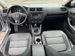 VOLKSWAGEN - JETTA - 2013/2013 - Prata - R$ 69.800,00