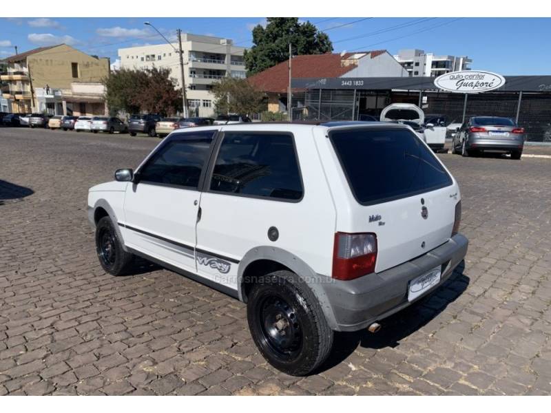 FIAT - UNO - 2010/2011 - Branca - R$ 32.800,00