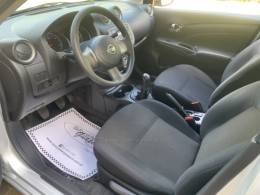 NISSAN - VERSA - 2012/2013 - Prata - R$ 41.800,00