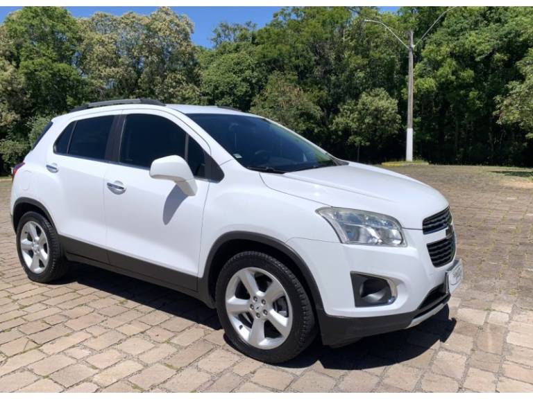 CHEVROLET - TRACKER - 2015/2015 - Branca - R$ 70.800,00