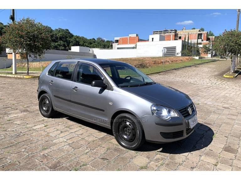 VOLKSWAGEN - POLO - 2007/2008 - Cinza - R$ 34.800,00