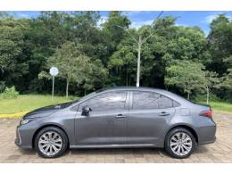 TOYOTA - COROLLA - 2021/2022 - Cinza - R$ 134.800,00