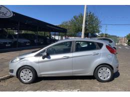 FORD - FIESTA - 2015/2016 - Prata - R$ 44.800,00