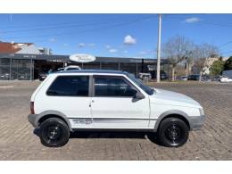 FIAT - UNO - 2010/2011 - Branca - R$ 32.800,00